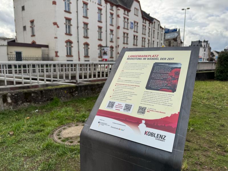 Stele beim Langemarkplatz erklärt Umbenennung und Bedeutungswandel