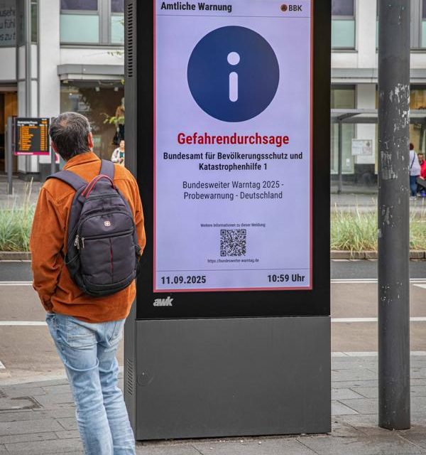 Bundesweiter Warntag 2025: Feuerwehr Koblenz bittet um Online-Feedback zu Warnmittel-Mix