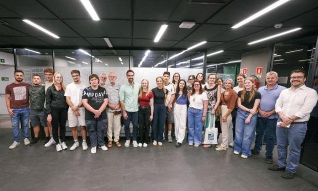 Jugenddelegation der Stadt Boppard besucht Arroio do Meio: 100 Bücher für die Stadtbibliothek im Gepäck