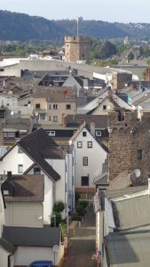 Foto: Blick vom Pulverturm zum Hexenturm / Stadtverwaltung Lahnstein)