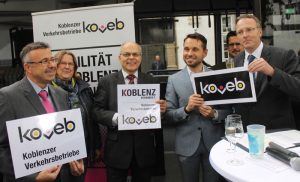 Das Foto zeigt OB David Langner ( 2. v.r.) mit den koveb-Geschäftsführern Hansjörg Kunz (rechts) und Jürgen Czielinski (3. v.l.) sowie koveb-Prokurist Bernd Reeb (links).