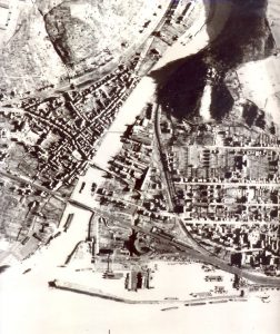 Das Luftbild zeigt die Lahnmündung am 14.02.1945 (amerikanisches Luftbild)