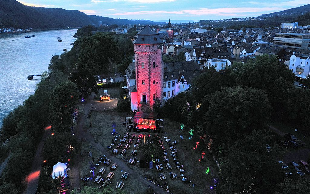 Lahneck Light 2021 im Garten des Martinsschlosses