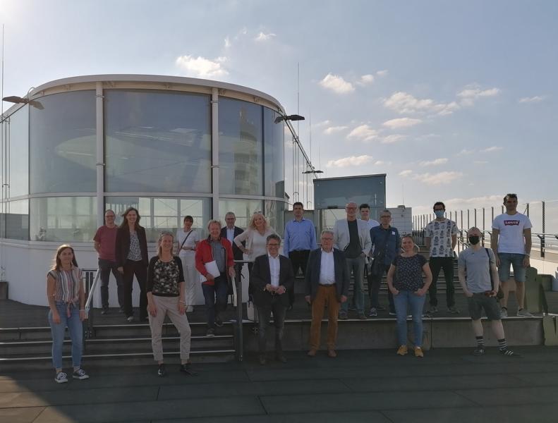 Mit mehr Grün zum Verweilen einladen – Politik und Verwaltung beraten über neue Zukunft für die Dachterrasse des Forum Confluentes