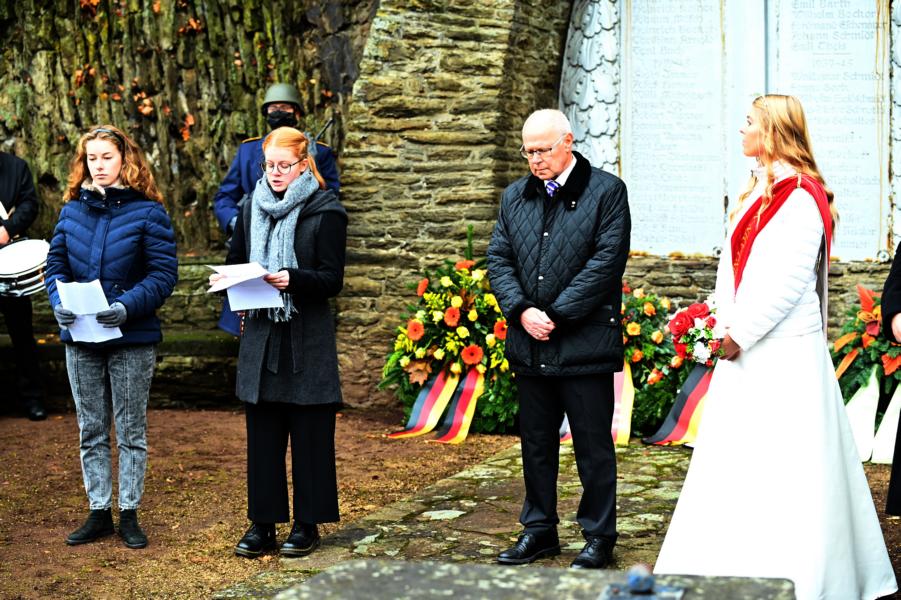 Gedenken und Mahnung zum Frieden Veranstaltung zum Volkstrauertag in Lahnstein-Friedrichssegen