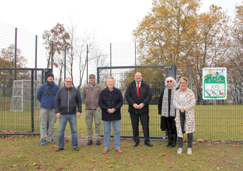 Neues Kleinspielfeld im Festungspark Kaiser Alexander eröffnet