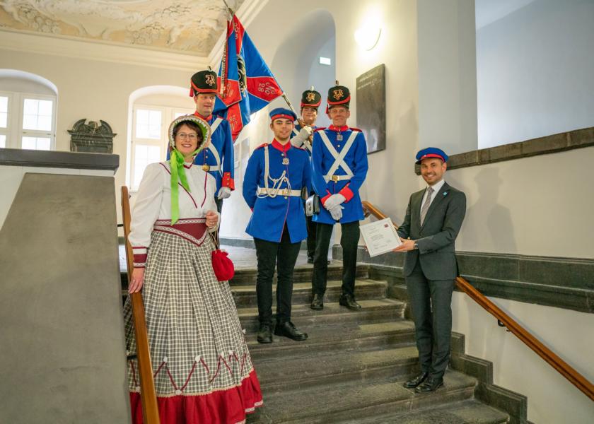 Stadtsoldaten ernennen Oberbürgermeister Langner zum Ehrenkommandanten