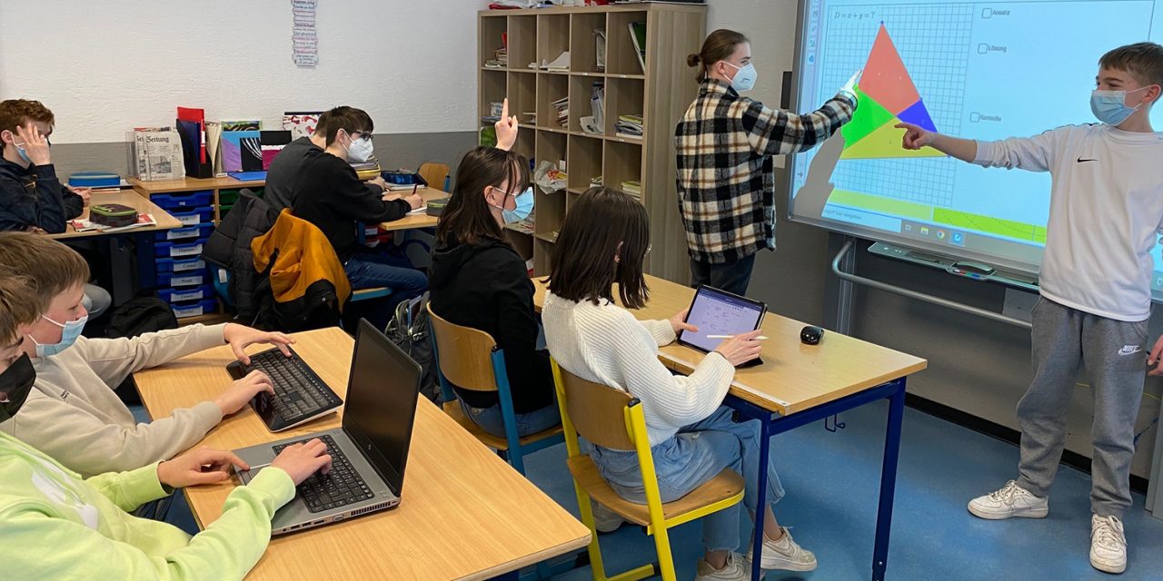 „Smart School“: Römerwallschule ist Vorreiter in Sachen Digitalisierung