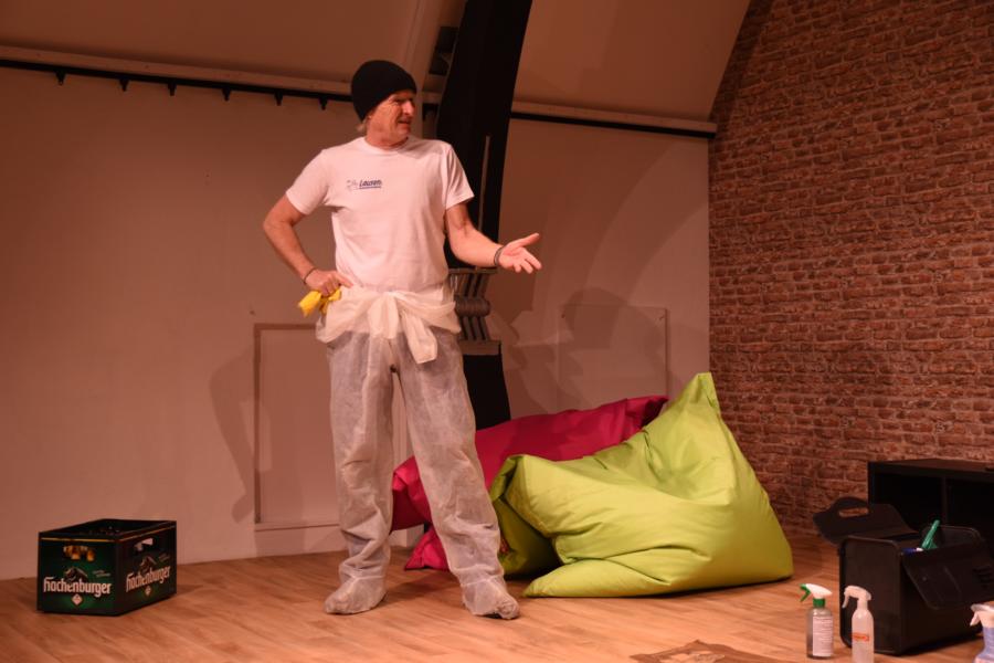 Vorhang auf im Theater Lahnstein – Vernissage am 06. März, Talk im Theater am 09. März und „Der Tatortreiniger“ ab 10. März