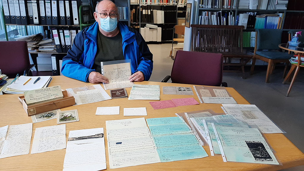 Dokumente eines Lahnsteiner Soldaten wurden dem Stadtarchiv übergeben