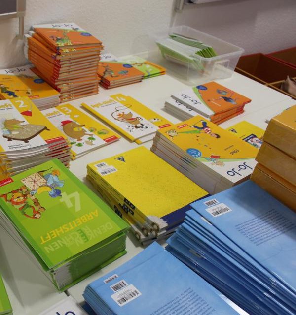Rückgabe der Schulbücher aus der Schulbuchausleihe für Lahnsteiner Grundschulen