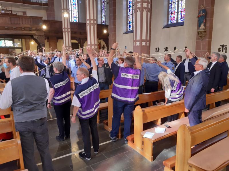 Ein Netz als Symbol der gemeinsamen Stärke