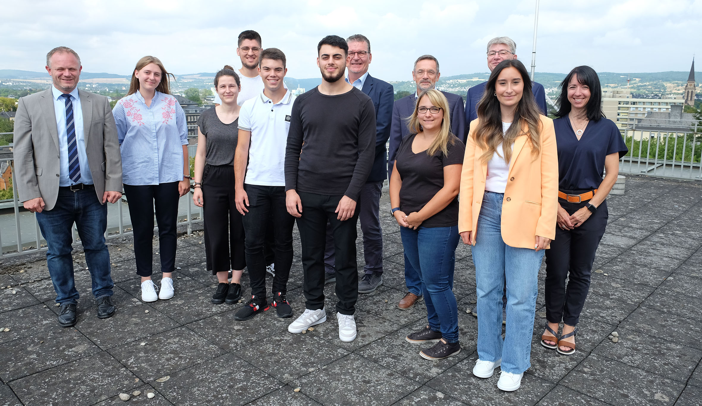  Nachwuchskräfte beginnen Ausbildung - News Koblenz Illustration 