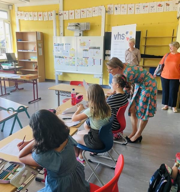 Bildungsministerin Hubig besucht LiF- Kurse in Koblenz