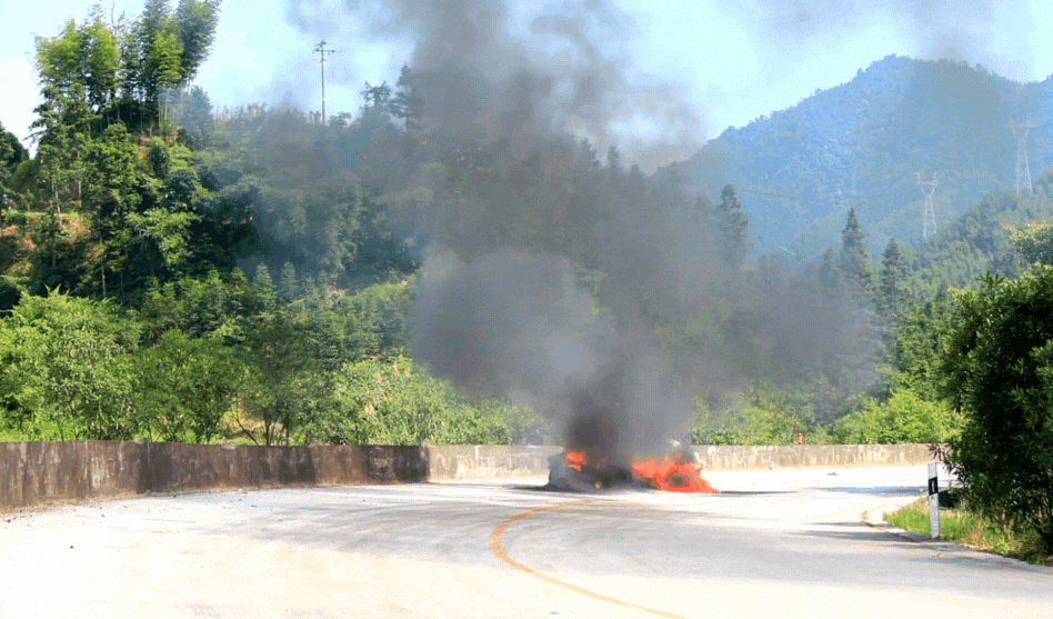 POL-PDNR: Brennender PKW auf dem Golfplatz Heimbach Weis