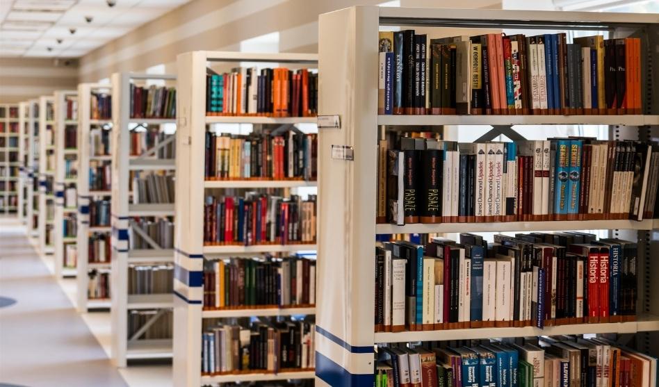 Stadtteilbücherei Pfaffendorfer Höhe öffnet später