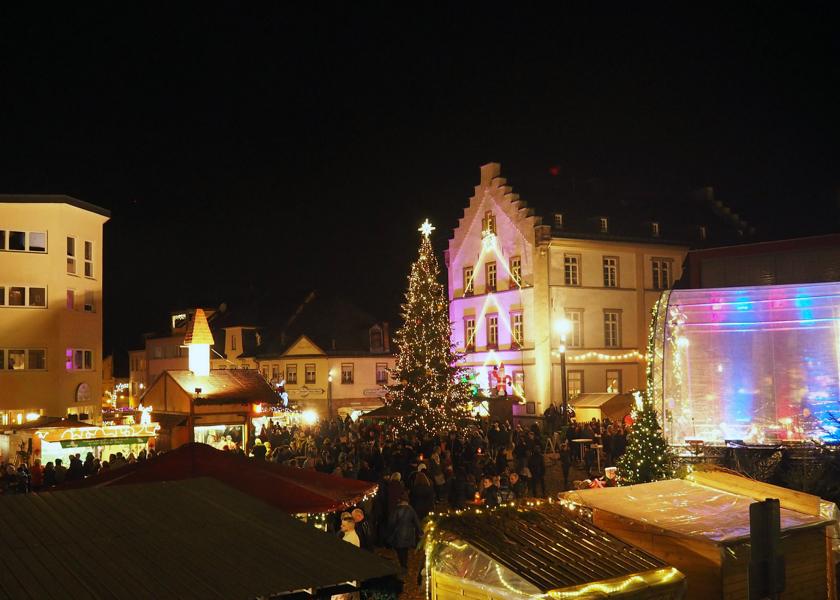 Weihnachtsbeleuchtung in Bendorf mit Maß