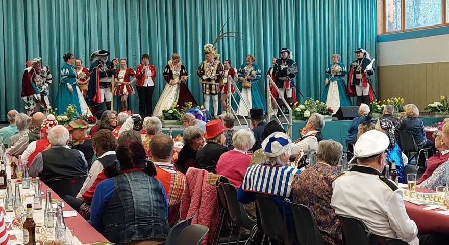 Ausgelassene Stimmung beim Seniorenkarneval in Irlich