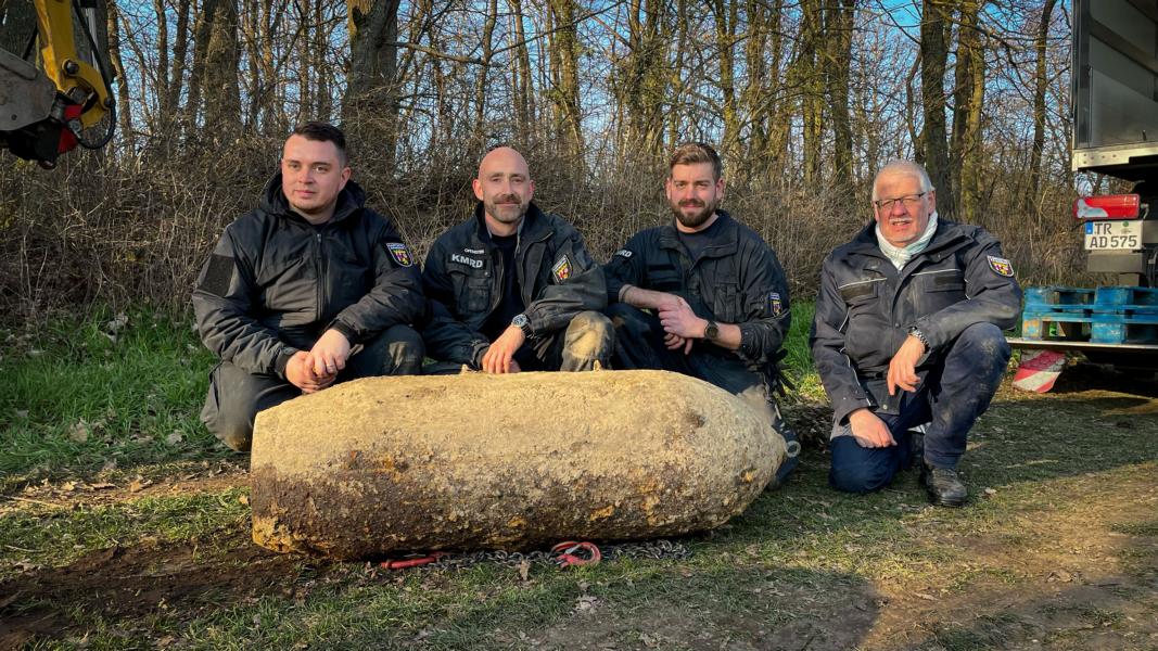 Bomben-Entschärfung in Koblenzer Stadtteil Güls: Blindgänger aus Steilhang geborgen