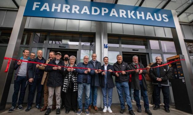 Meilenstein für den Koblenzer Radverkehr: Fahrradparkhaus am Hauptbahnhof eröffnet