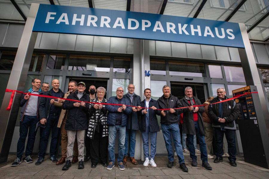 Meilenstein für den Koblenzer Radverkehr: Fahrradparkhaus am Hauptbahnhof eröffnet