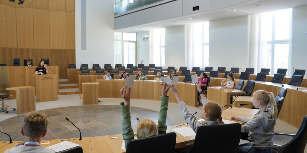 Erfolgreiches Grundschulprogramm: Über 4.000 Kinder im Landtag