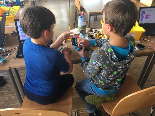 Projekt technikcamps der Universität Koblenz mit zusätzlichem Ferienangebot für Kinder und Jugendliche