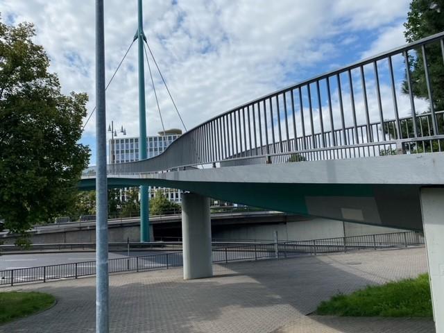 Nächtliche Fahrbahneinengung im Bereich B49/ B9 Moselring