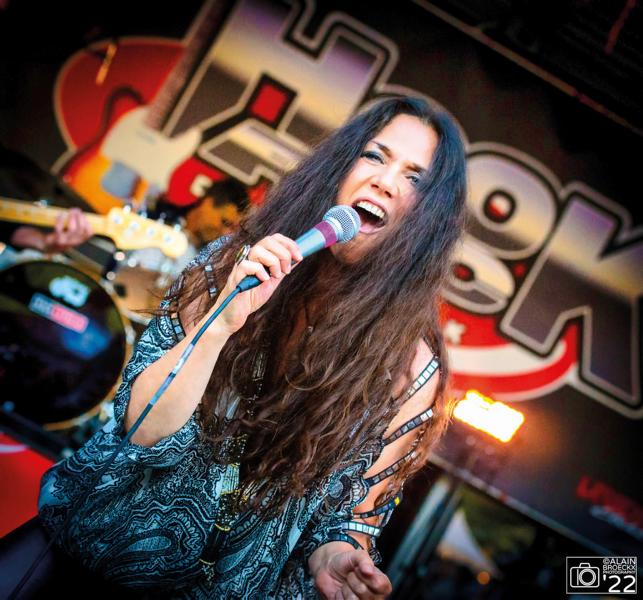 SARI SCHORR – The Future Starts Here Tour 2024