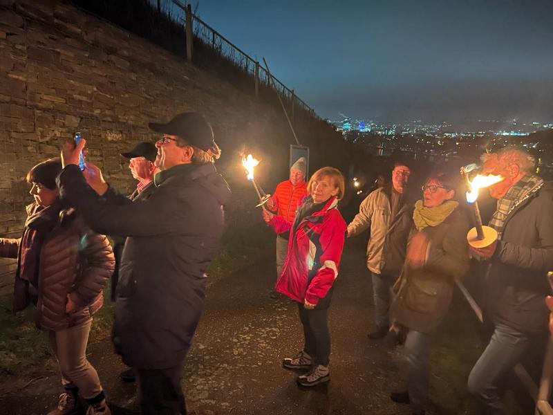 Fackelwanderung der Pfaffendorfer Winzer am Heyerberg