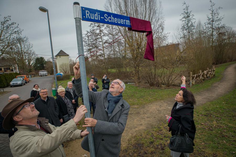 Koblenz ehrt verstorbenen Bildhauer Rudi Scheuermann mit Weg in Rübenach