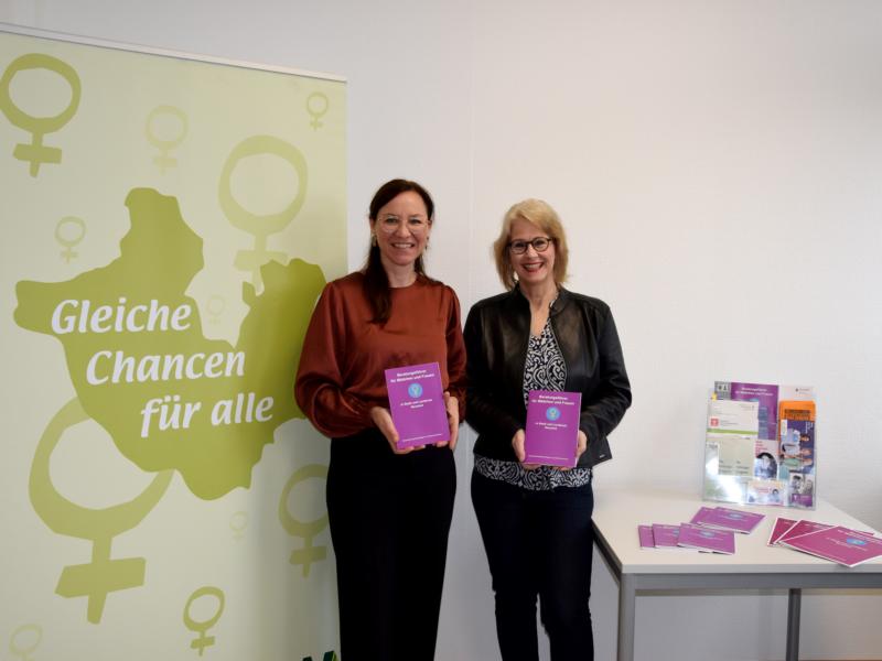 Neuer Beratungsführer für Mädchen und Frauen