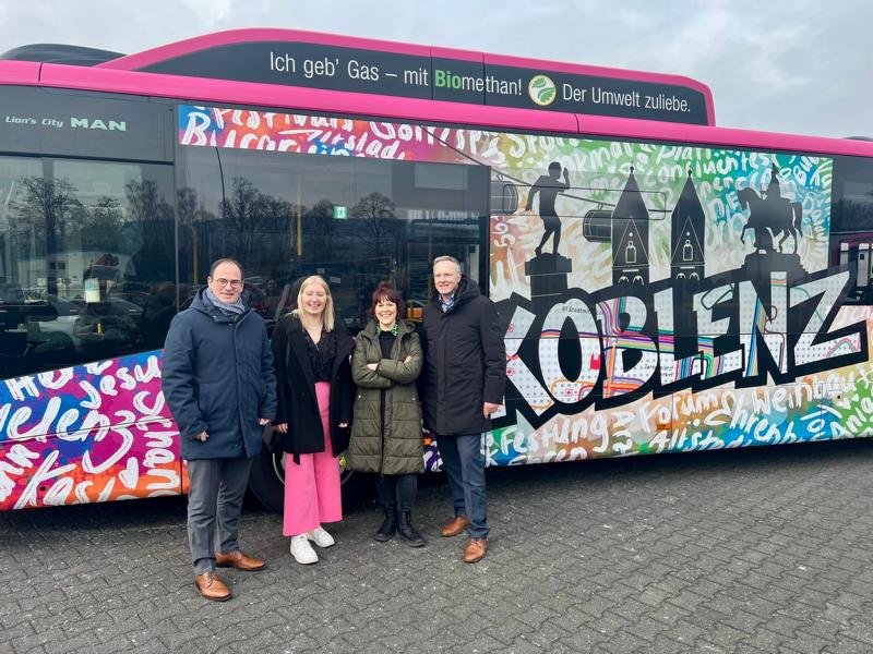 Kunst zum Mitfahren: Der koveb Urban Art-Bus fährt ab sofort durch Koblenz