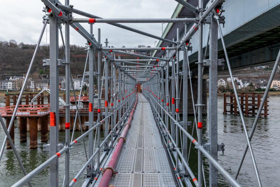 Samstagsarbeiten an der Pfaffendorfer Brücke