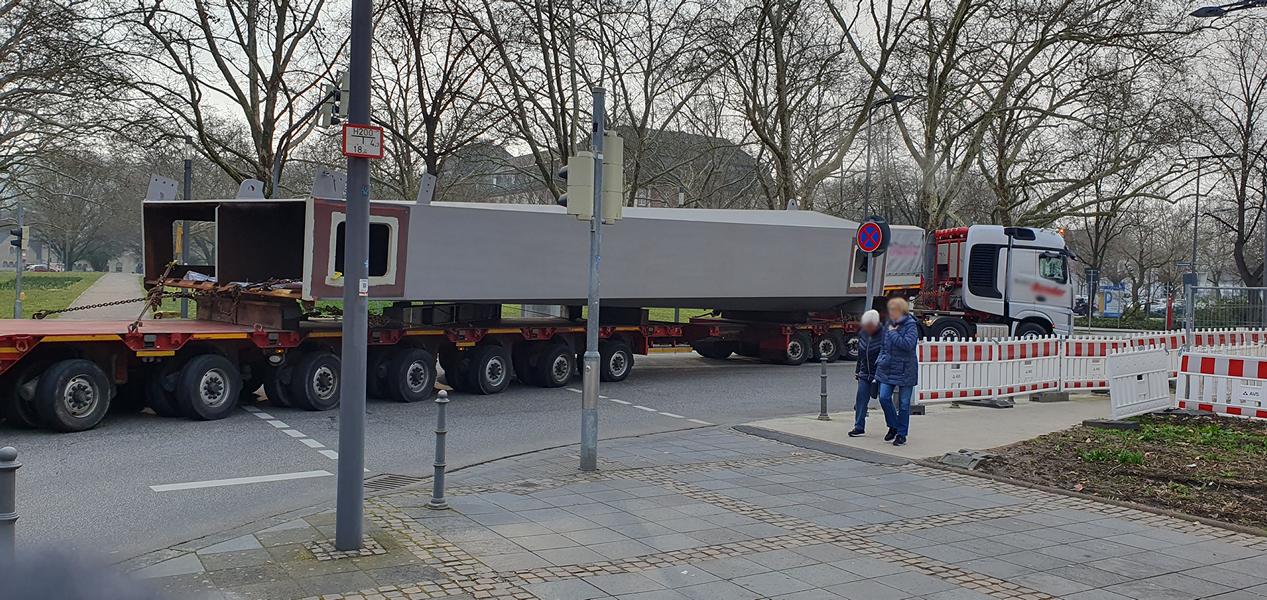 Erste Brückenbauteile wurden angeliefert