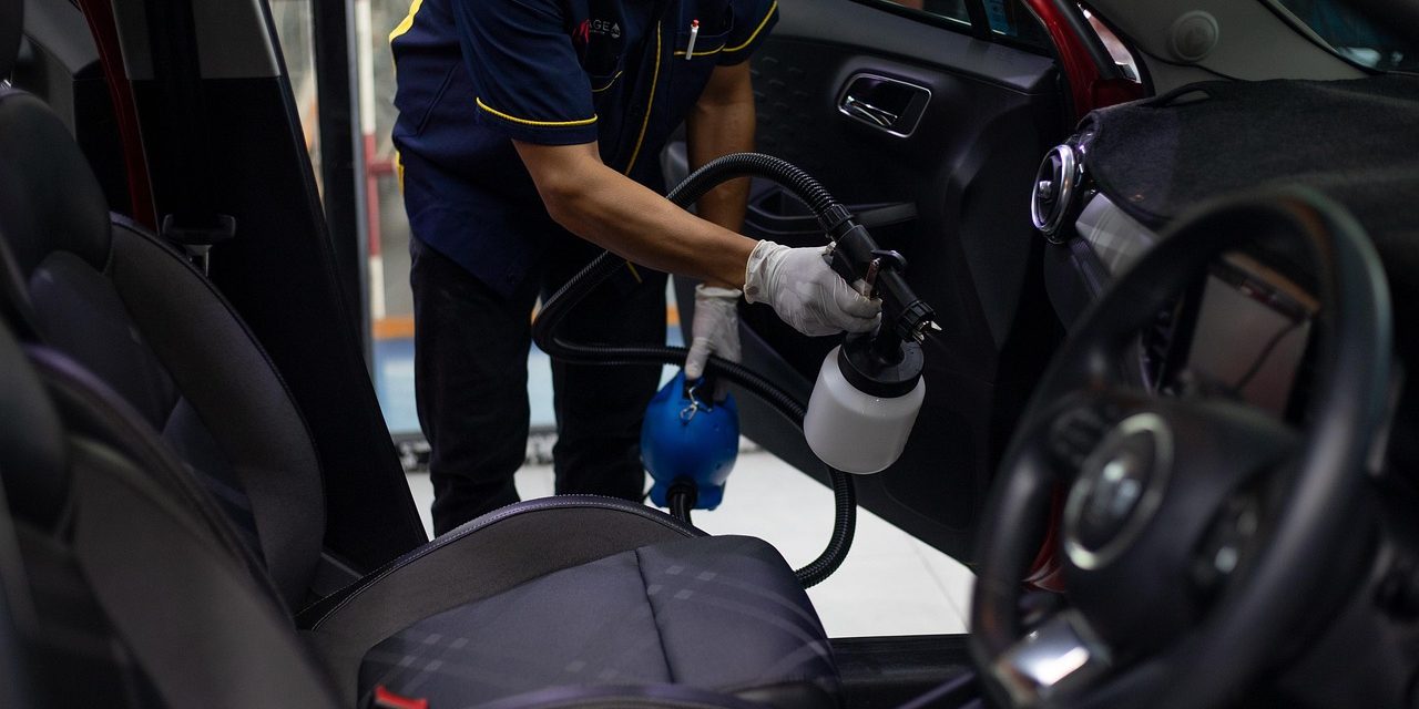 Von der Politur bis zur Polsterpflege: Das bietet eine professionelle Fahrzeugaufbereitung