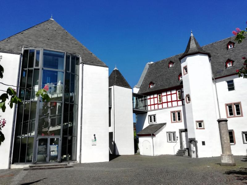 Lahnsteiner Treff im Hof: Entspanntes After-Work-Erlebnis unter freiem Himmel