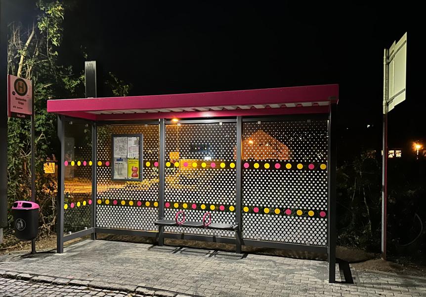 Mehr Sicherheit durch neues Beleuchtungskonzept: Haltestelle „Kripp“ wird zum koveb-Pilotprojekt