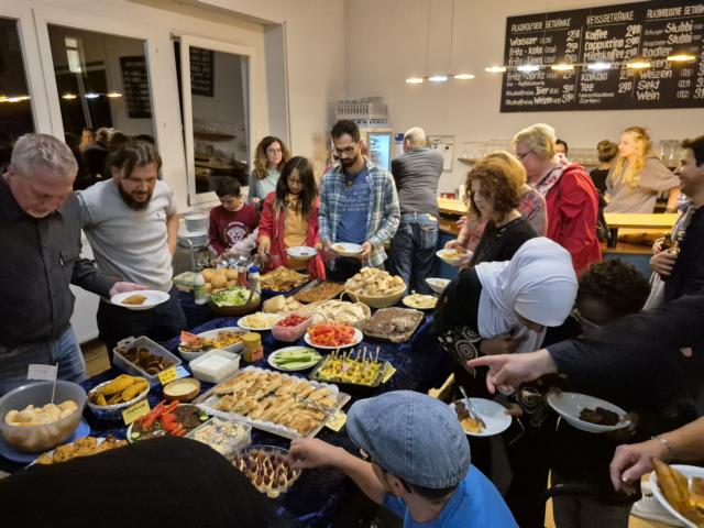 Interkultureller Abend begeisterte im Jugendkulturzentrum