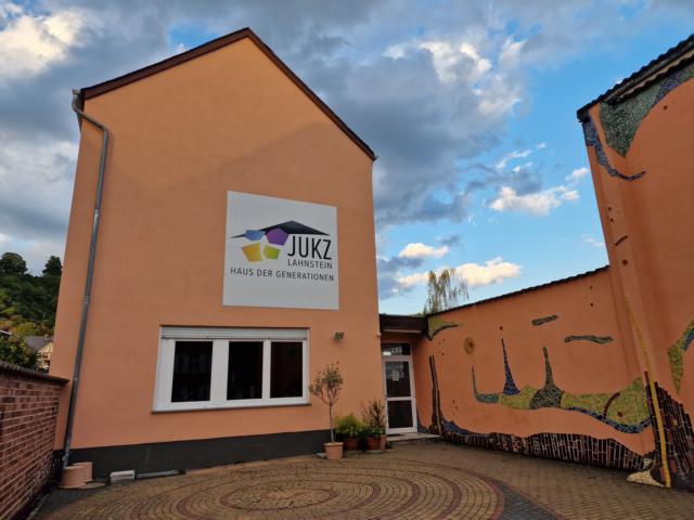 Infoveranstaltung zum Thema Steuerpflichtige Beschäftigung im JUKZ Lahnstein