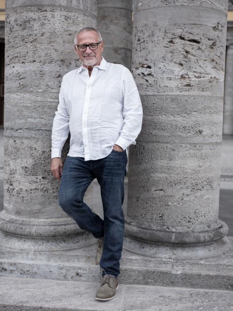 Konstantin Wecker präsentiert für 2025 zahlreiche Zusatztermine für sein Erfolgsprogramm „Lieder meines Lebens“.