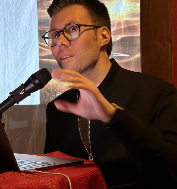 Harmonische Lesung mit „winkender Katze“