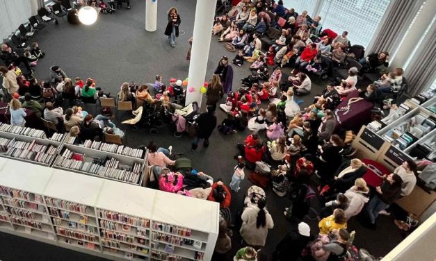 Lustiges Karnevalsfest in der Stadtbibliothek