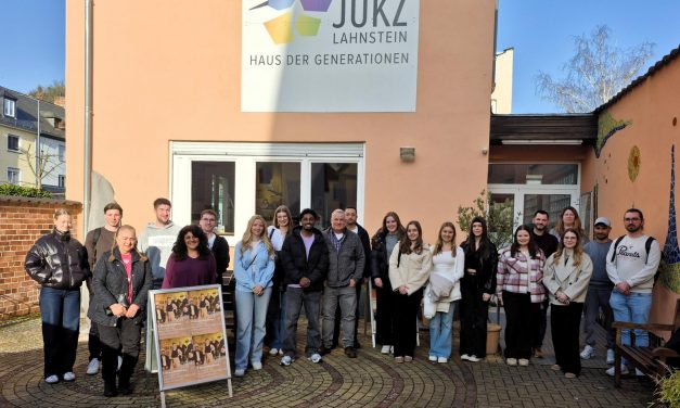 Blick hinter die Akten: Angehende Verwaltungsexperten zu Gast im JUKZ Lahnstein