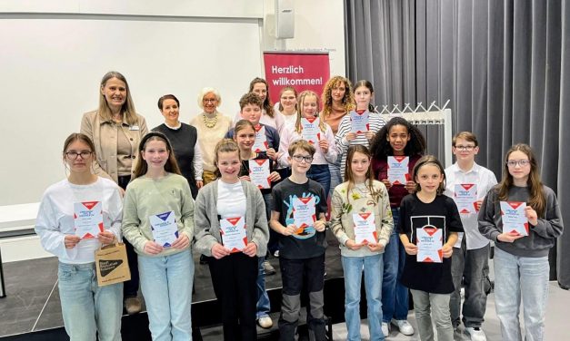 Emma Maria Wingenter gewinnt den Vorlesewettbewerb in der Stadtbibliothek