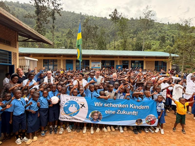 Bildung schafft Perspektiven: Schulprojekt der VR Bank RheinAhrEifel in Ruanda eröffnet