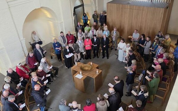 Ein neuer Altar für die Festungskirche – Feierliche Einweihung nach zweijähriger Planungszeit