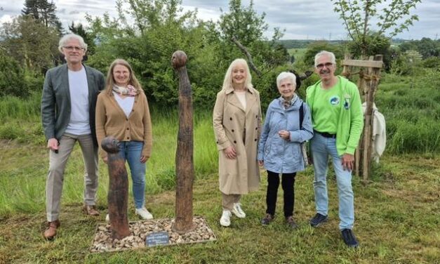David und Goliath“ ziehen ein: Neue Skulpturen bereichern den Kloster‑Naturpark