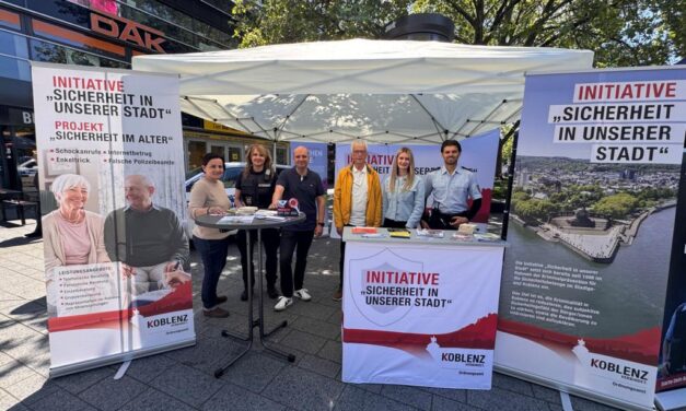 Blaulichtmeile in der Koblenzer Innenstadt findet großen Anklang