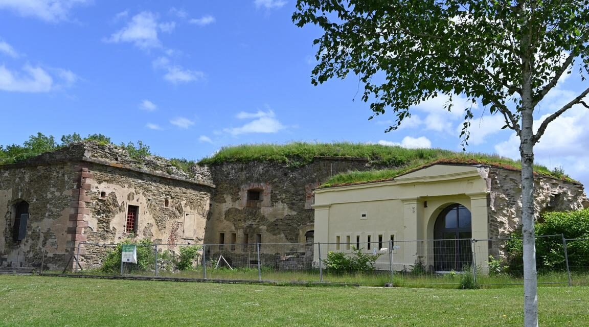 Platz am Torhaus auf dem Asterstein wird neu gestaltet